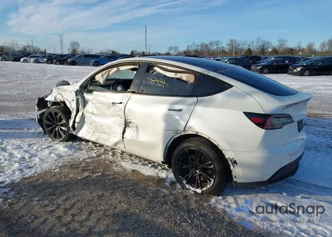 2020 Tesla Model Y Long Range Dual Motor All-Wheel Drive z USA, uszkodzony, nr VIN 5YJYGDEE3LF017097